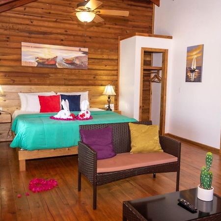 Hotel And Dive Center Roatan Yacht Club French Harbour Εξωτερικό φωτογραφία