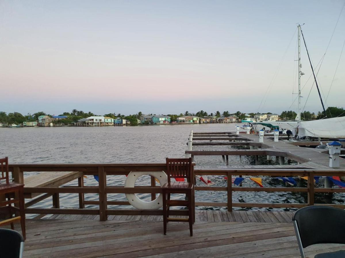 Hotel And Dive Center Roatan Yacht Club French Harbour Εξωτερικό φωτογραφία