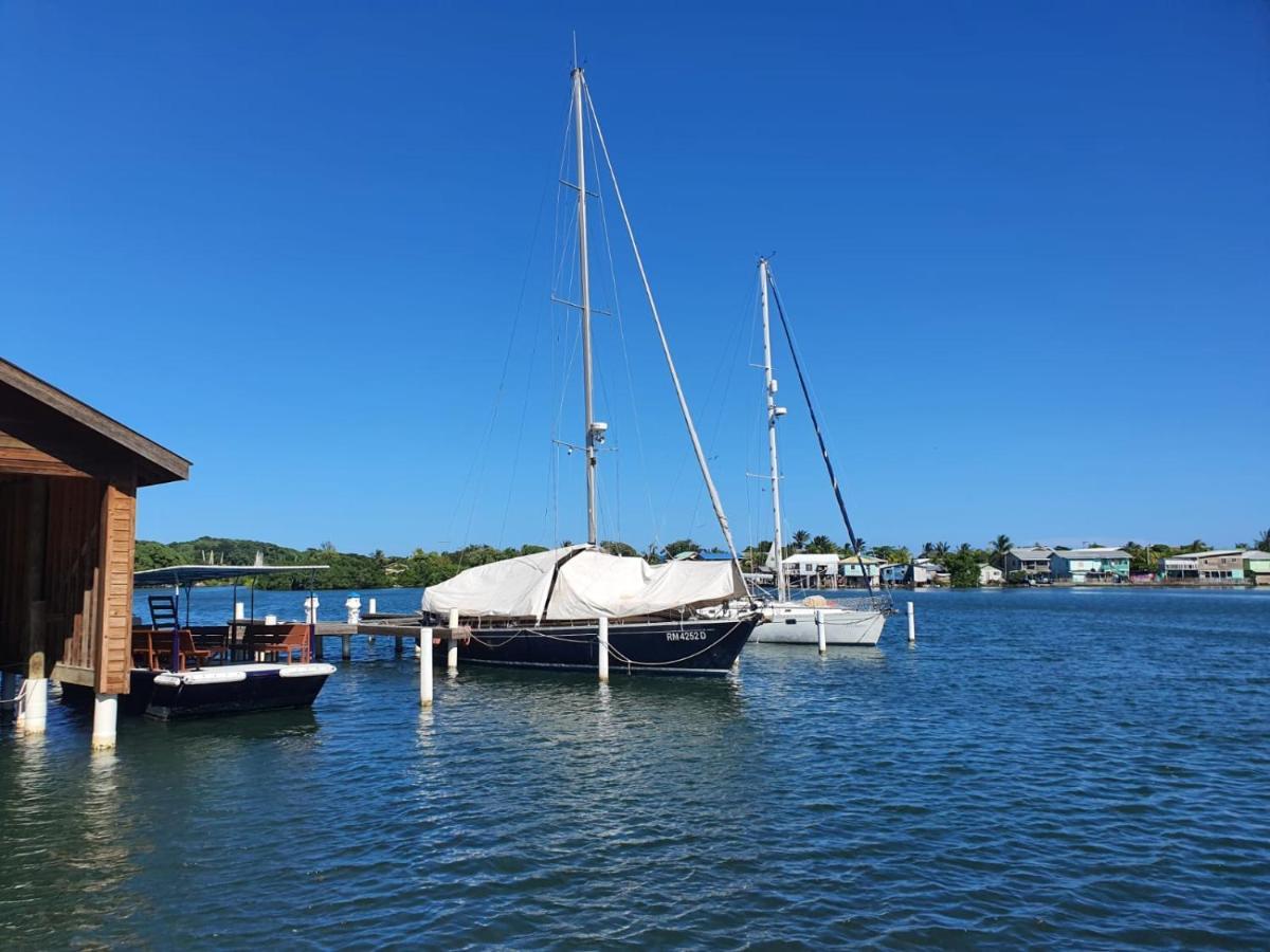 Hotel And Dive Center Roatan Yacht Club French Harbour Εξωτερικό φωτογραφία