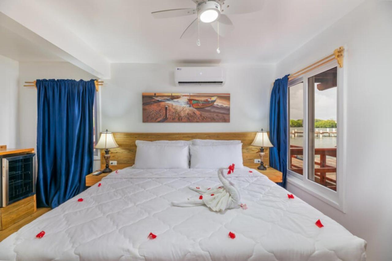Hotel And Dive Center Roatan Yacht Club French Harbour Εξωτερικό φωτογραφία