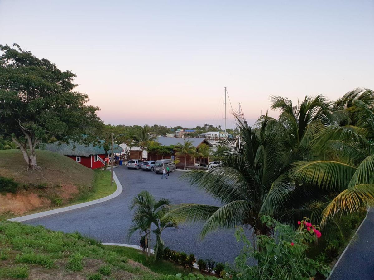 Hotel And Dive Center Roatan Yacht Club French Harbour Εξωτερικό φωτογραφία