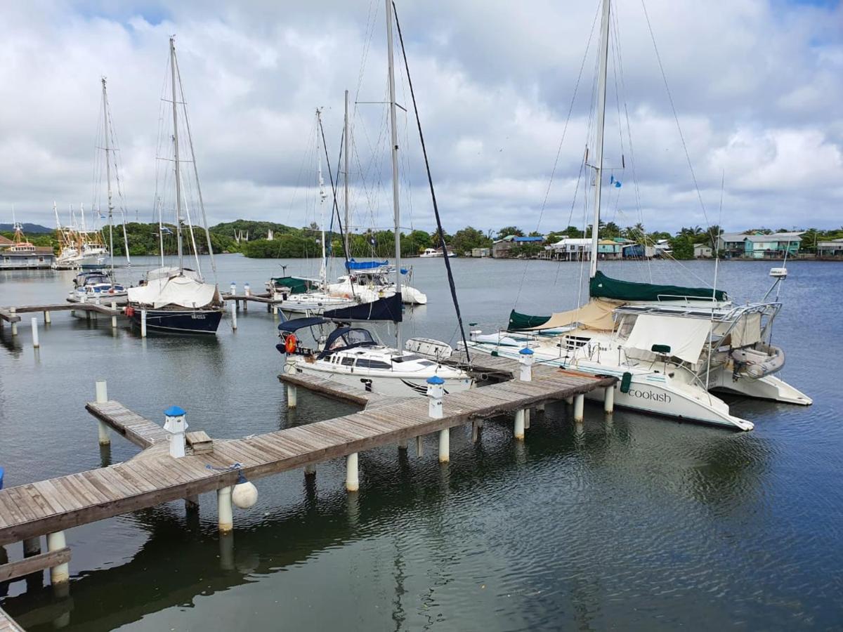 Hotel And Dive Center Roatan Yacht Club French Harbour Εξωτερικό φωτογραφία