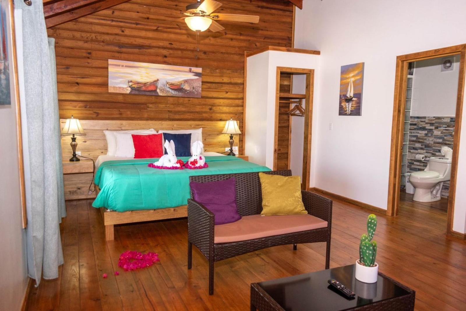 Hotel And Dive Center Roatan Yacht Club French Harbour Εξωτερικό φωτογραφία