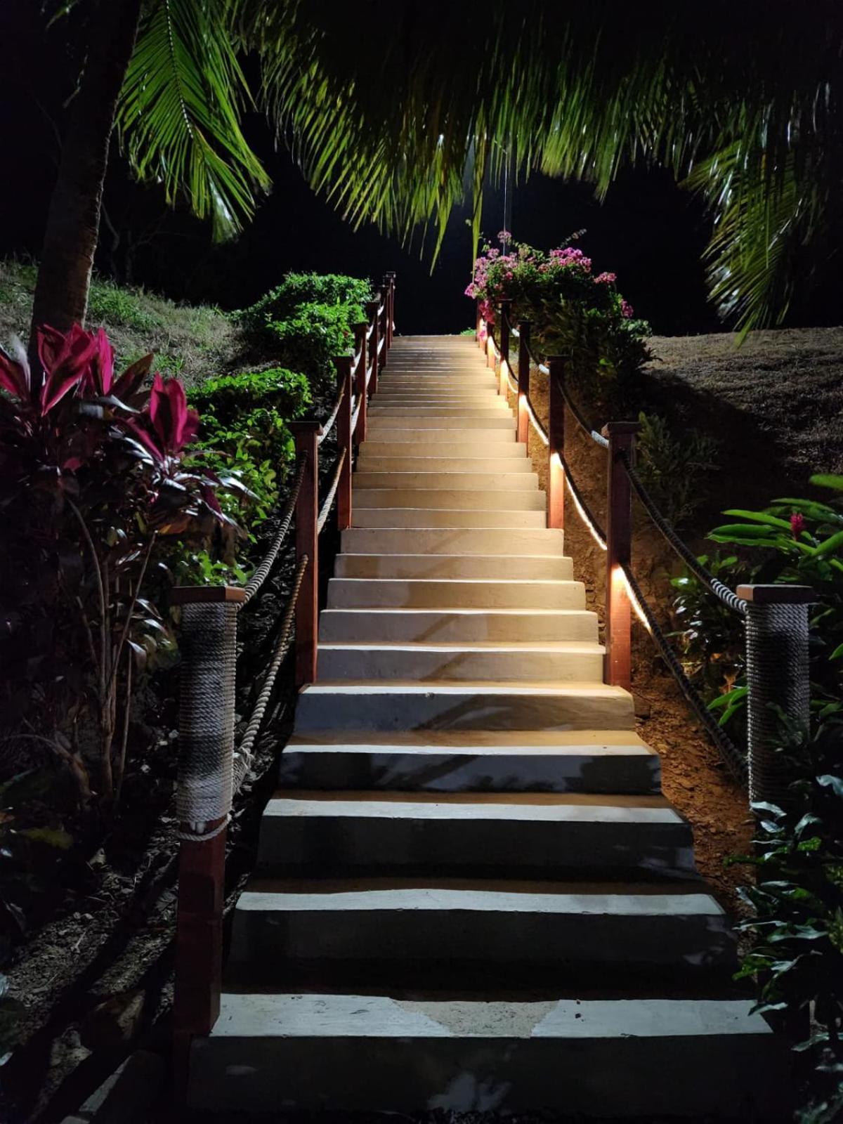 Hotel And Dive Center Roatan Yacht Club French Harbour Εξωτερικό φωτογραφία
